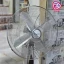 یکی از ویژگی‌های منحصربه‌فرد این پنکه، صفحه نمایش دیجیتال لمسی آن است که به راحتی امکان کنترل عملکرد دستگاه را فراهم می‌کند